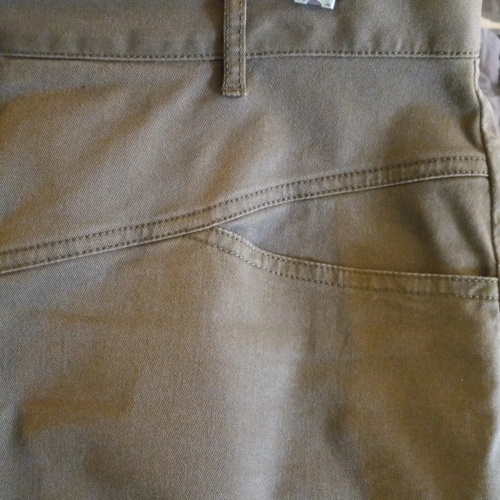 Brooks Brothers women's tan size 10 skirt front zip